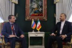 Iranian, Venezuelan FMs Review Ways to Broaden Ties
