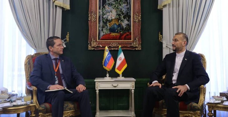 Iranian, Venezuelan FMs Review Ways to Broaden Ties