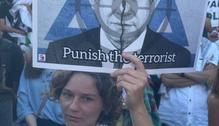 Massive demonstrations in the French capital condemning the war against Iran