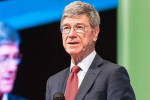 Jeffrey Sachs: The US economy is in danger of collapse/shocking increase in oil prices